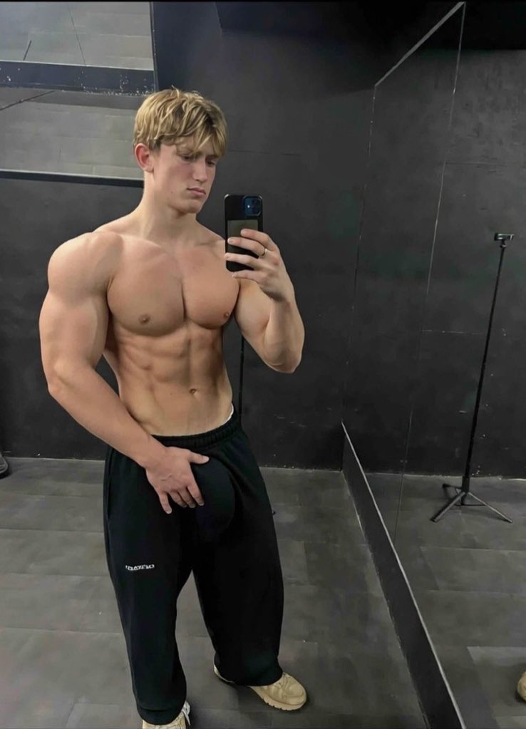 AndyJonesdaddy's tweet photo. 💪@andy_jones384 https://t.co/tPMdExMCDQ