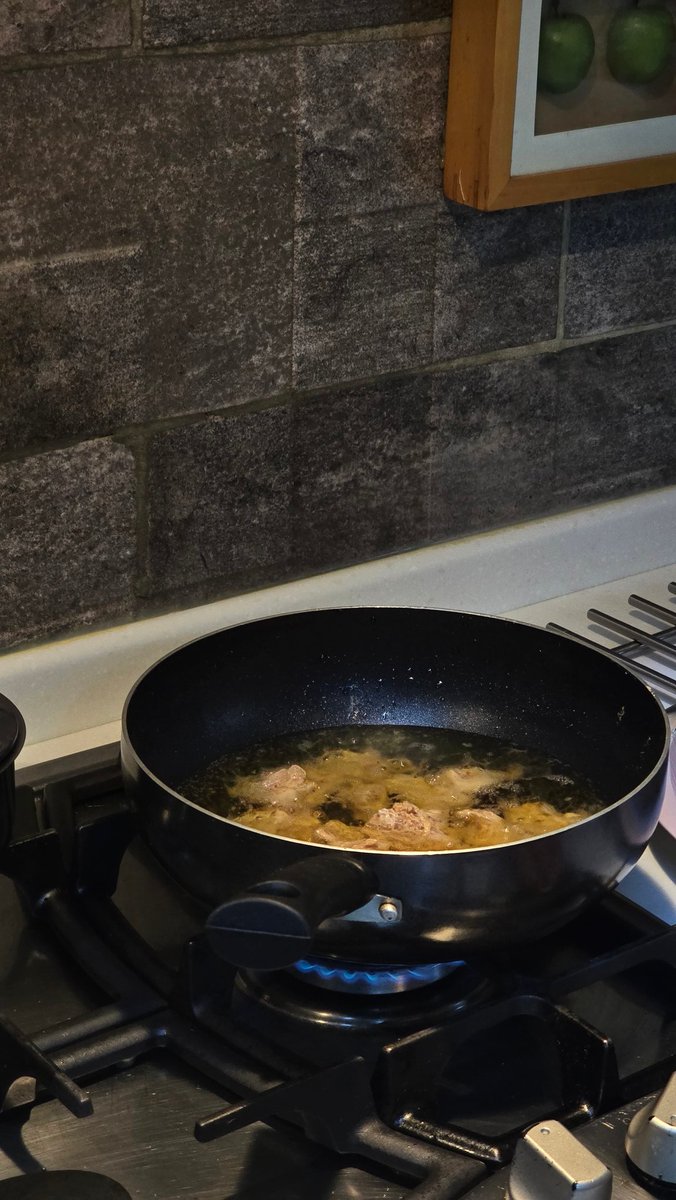 guess who tweet media