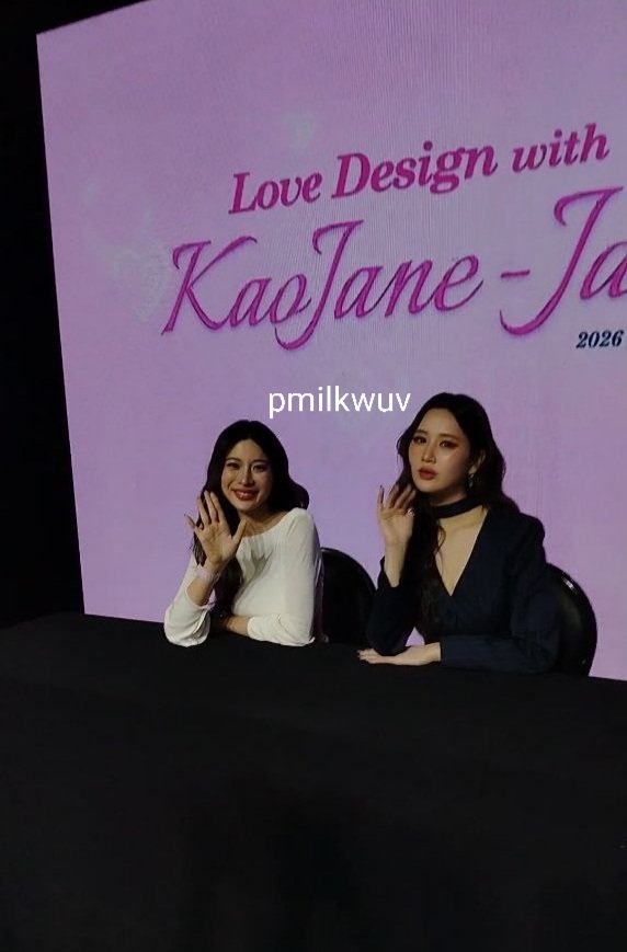 pmilkwuv's tweet photo. My first FM and it did not disappoint! Thank you for the wonderful performances you've prepared. I had a great time 🥺. I'm  happy to finally see you two in person. So beautiful and talented I love you both see you again! 

LOVEDESIGN 1ST FM in Manila
#KaoJaneJaneKaoFMinManila https://t.co/P8elS19GA6