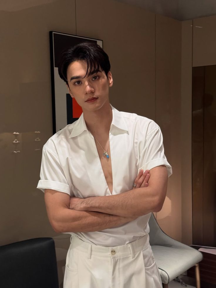 ป้าว่า ป้าเริ่มคิดถึงทรงแบบนี้แล้วล่ะ อยากให้ไก่ซิ่งได้พัก เดือนนึงละ ขอลุคง่ายๆหล่อเบาๆธรรมดาเบสิคแต่หล่อชห กลับมาหน่อย เห้นไก่ซิ่งทุกวันจนจะเป็นเก๊าอยู่แล้ว