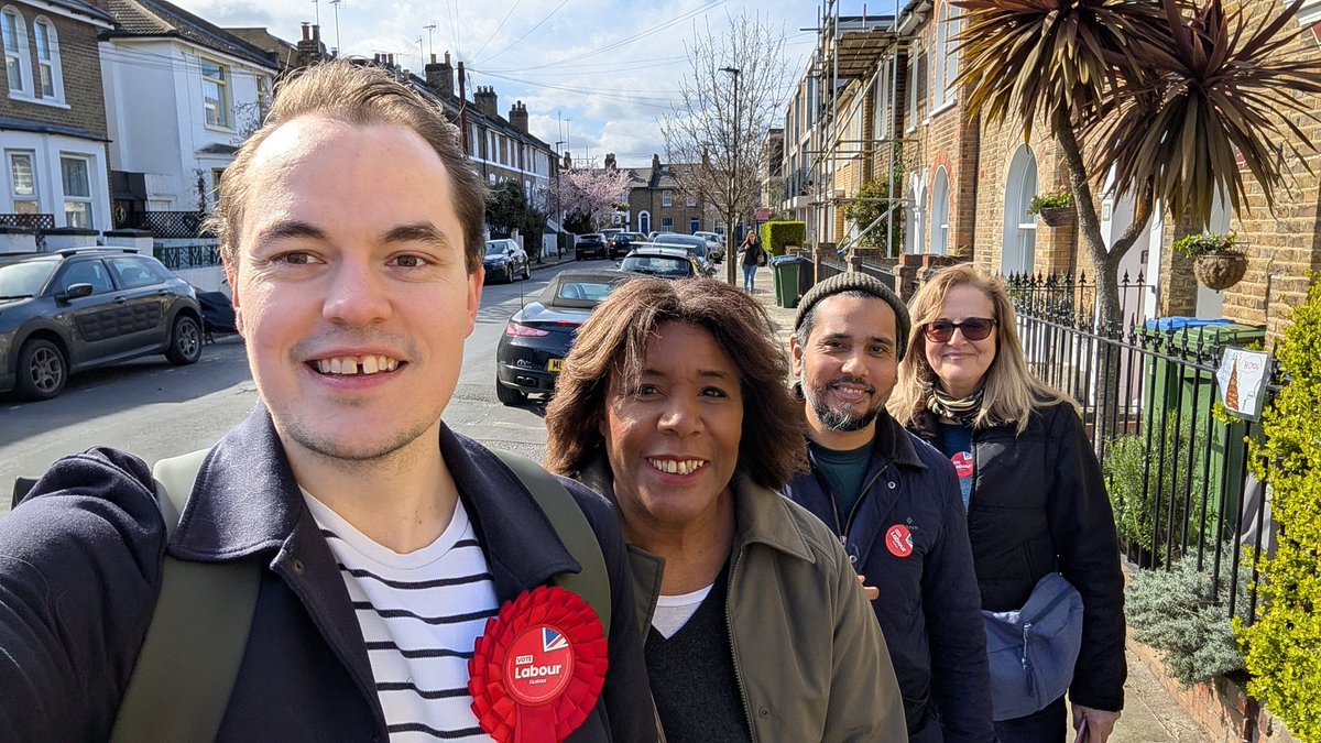 Erik Cummins tweet media