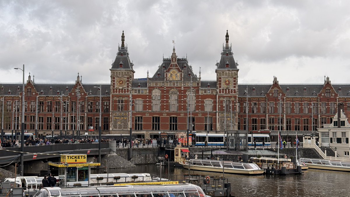 とらべと tweet media