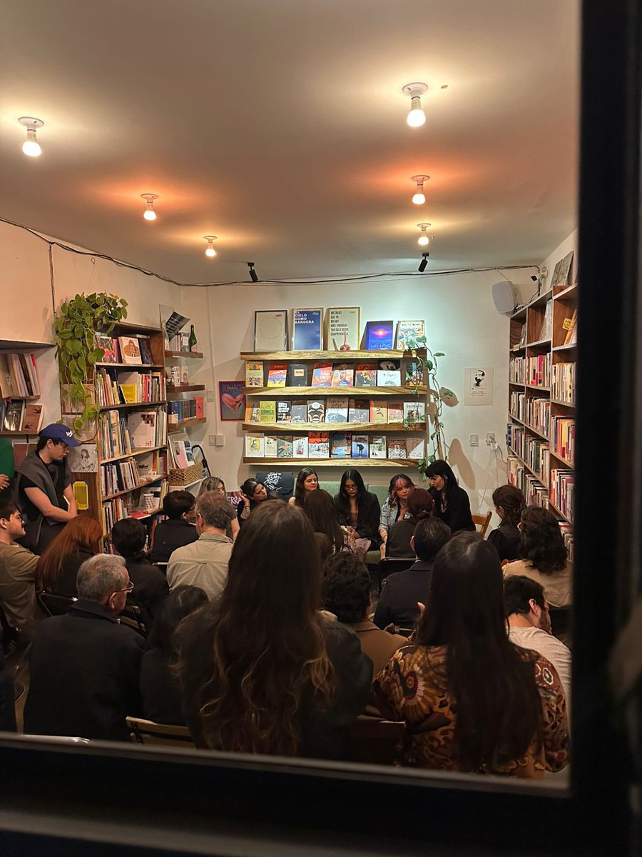 Editorial Gato Blanco tweet media