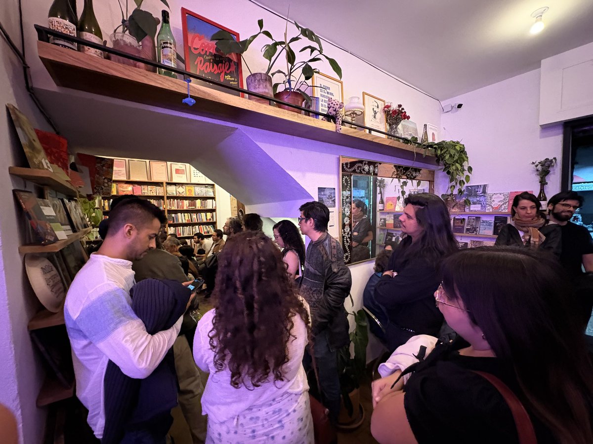 Editorial Gato Blanco tweet media