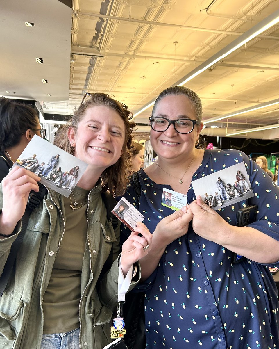 hello82 NYC tweet media