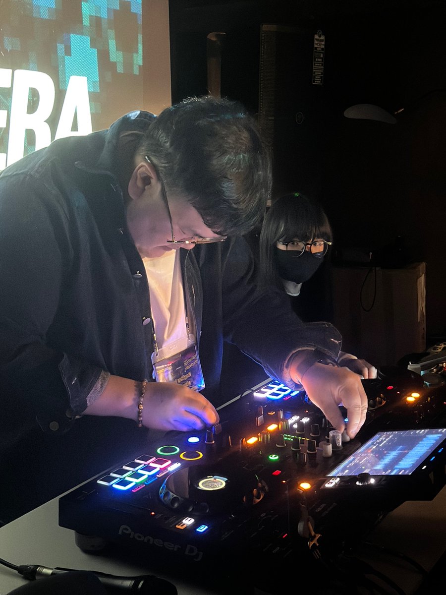 EPHEMERA tweet media