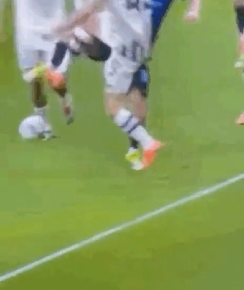 يكفي كلام خالد بيومي بعد المباراة 
الانتر مستهدف من الاتحاد
عطوهم الدوري بس