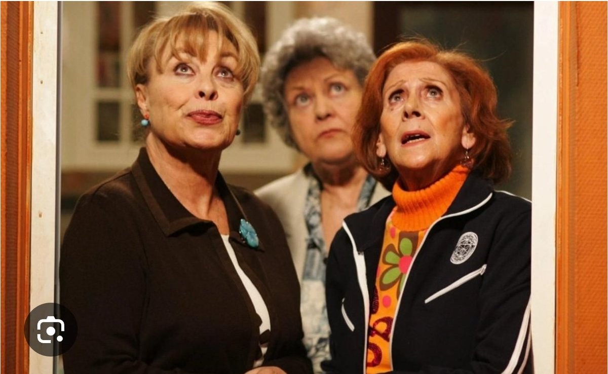 Barrio_Tuetano's tweet photo. Ya está Radiopatio al completo ahí arriba
DEP Gemma Cuervo, su personaje en ANHQV me despertaba mucha ternura (Y me recordaba a mi abuela)
#Fiesta14M https://t.co/OGE6ldWjpJ