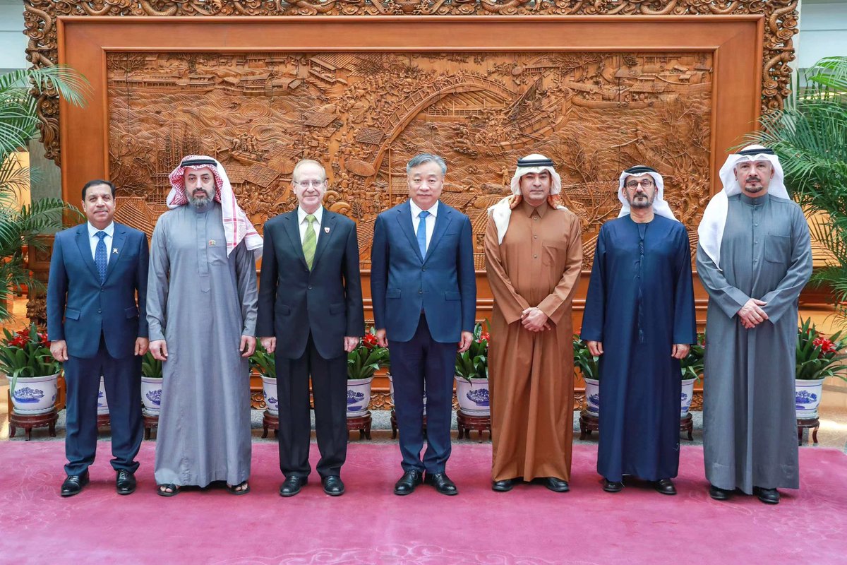 QatarEmb_China's tweet photo. شارك سعادة السفير محمد الدهيمي، مع أصحاب السعادة سفراء دول مجلس التعاون الخليجي لدى الصين، في اجتماع مشترك مع معالي السيد مياو ده يوي نائب وزير الخارجية الصيني، عقد بمقر وزارة الخارجية الصينية، وذلك في إطار التشاور والتنسيق المشترك حيال تطورات الأزمة الراهنة في منطقة الشرق الأوسط https://t.co/xmZ8Catv0I