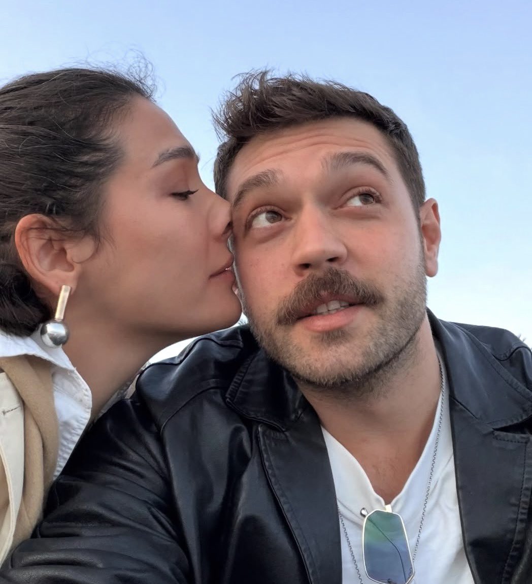 TvDunyasii's tweet photo. Aybüke Pusat &amp; Furkan Andıç 😍🧿

#AyFur https://t.co/W4vPCUiLB2