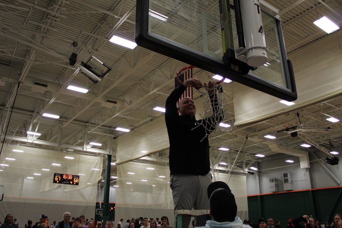 Corey M. Plis tweet media