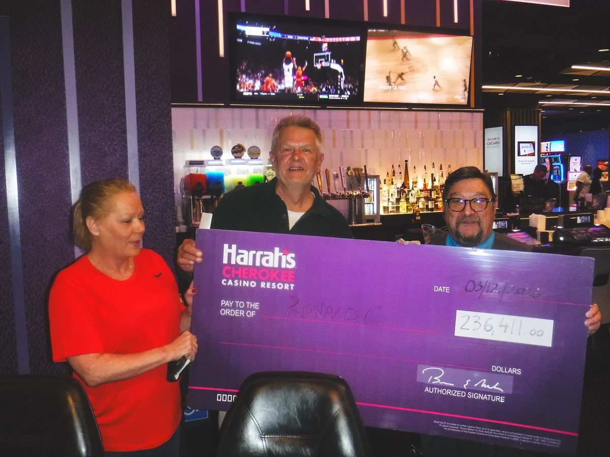 Harrah's Cherokee tweet media