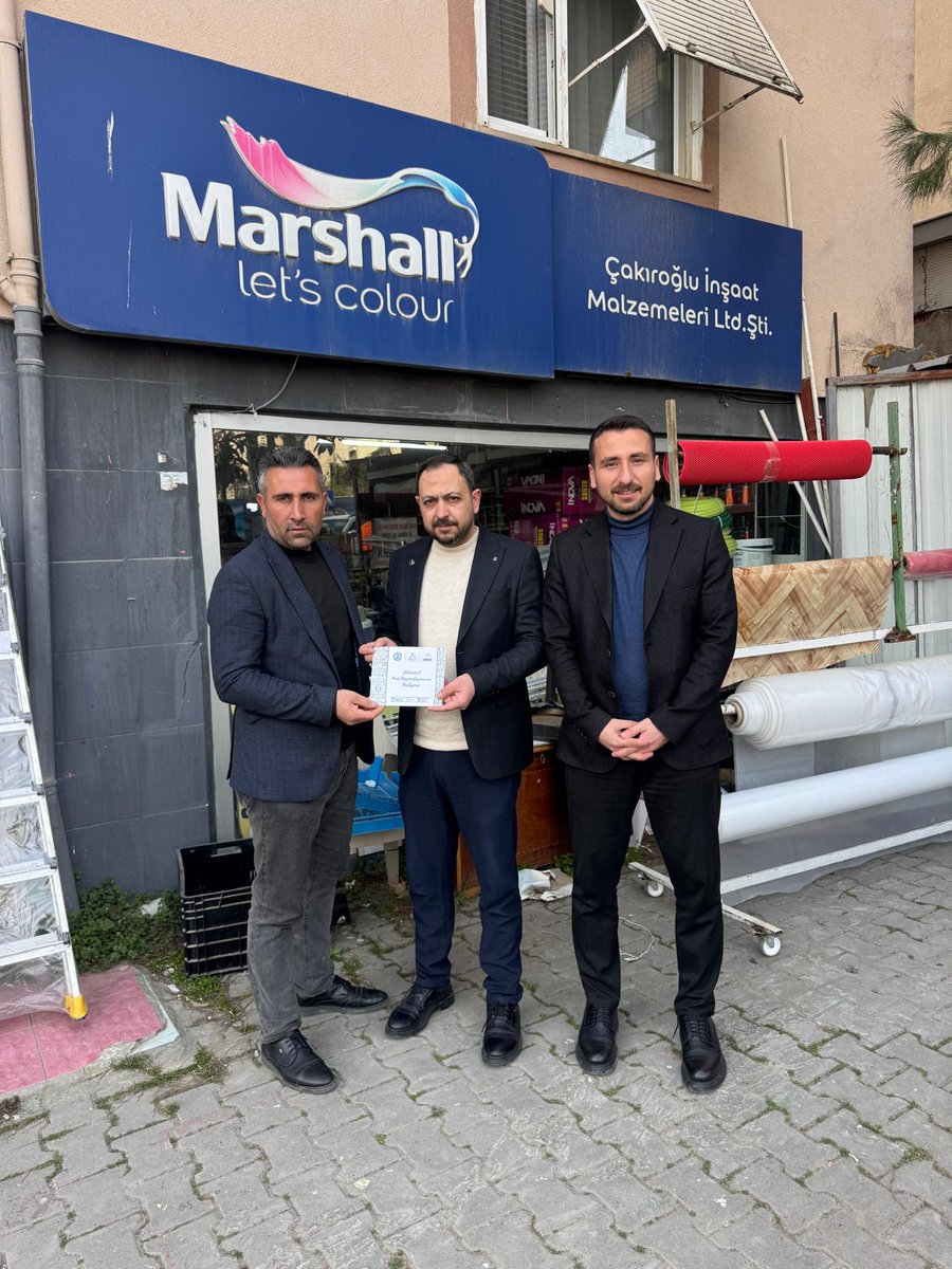 DAKKON Yönetim kurulu üyeleri İlçe Başkanımız Fatih ÇAKIR'ı ziyaret ederek 20 Mart Cuma günü gerçekleştirilecek olan Darıca Kent Bayramlaşması programına davet ettiler.

Birlik ve beraberlik gücüyle, bayram mutluluğu tüm hayatımıza yansısın, Ramazan Bayramımız mübarek olsun..