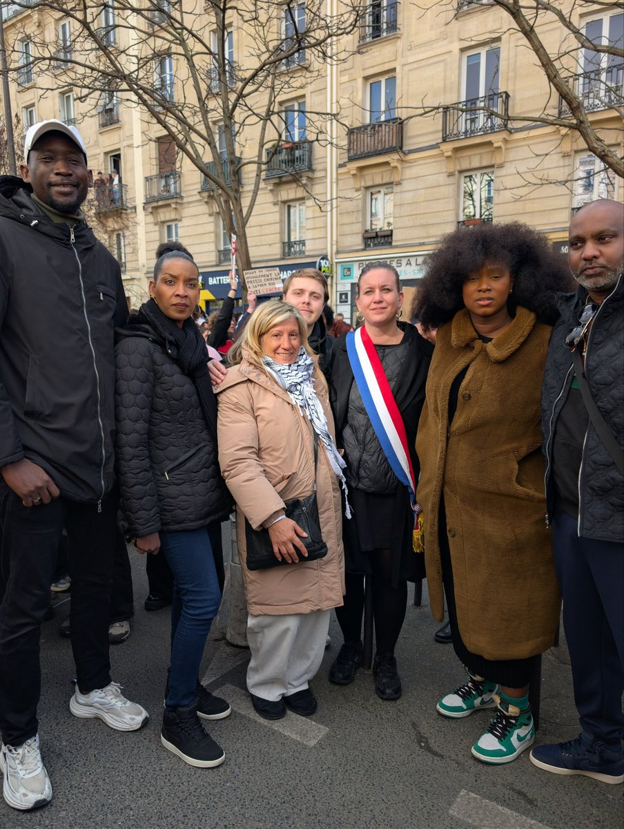 Aujourd'hui, c'était une marche CONTRE le racisme ou POUR la délinquance. C'est pas très clair <a href="/MathildePanot/">Mathilde Panot</a>. 🤔