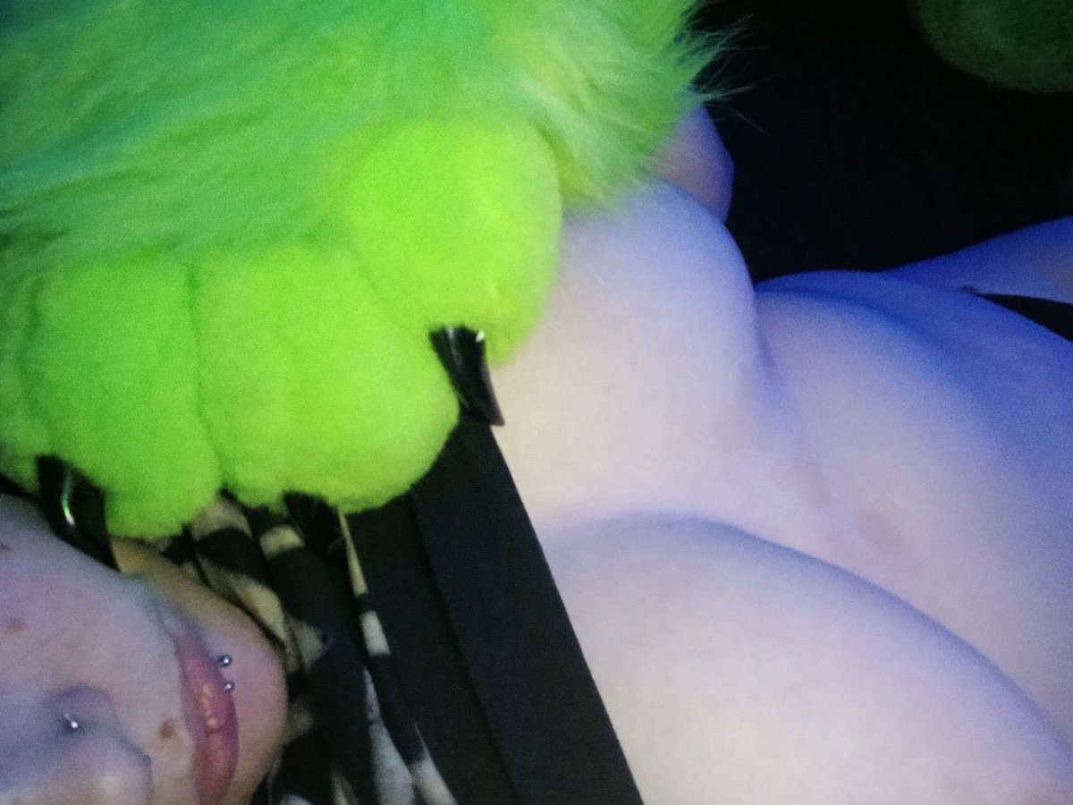 hypnos1ut's tweet photo. save me from work in the morning </3 #fem #murrsuiter #lewd https://t.co/NMwaFzXHGP