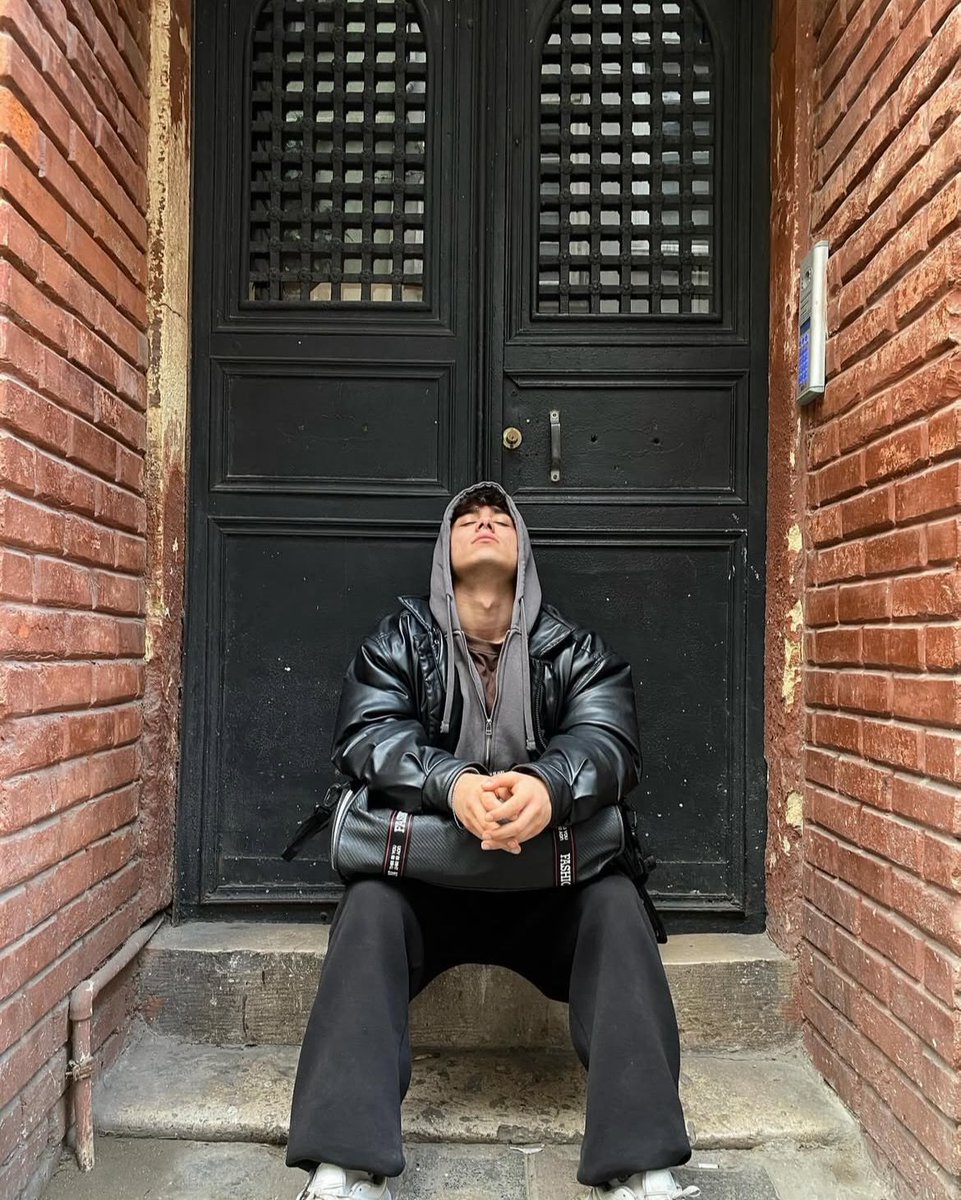 8 Nisan’da tüm zanlılar için en üst sınırdan ceza istiyoruz.
Biz kavga etmeye değil ailemizi korumaya çalıştık. 
23 yaşında ailesini korumak isterken katledilen bir gencin davasında, suç ortakları o köftecinin sahibinin de ceza almasını istiyorum.
O gece neden 5 defa o köfteci