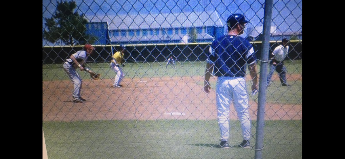 Steve Lewis tweet media