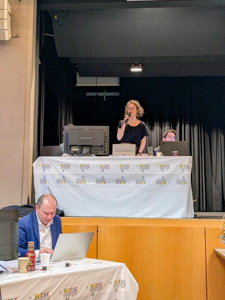 La présidente du Synode annonce la fin de cette session extraordinaire et donne rendez-vous pour celle des 19-20 juin 2026 à Penthalaz. 
Merci de l'avoir suivi.