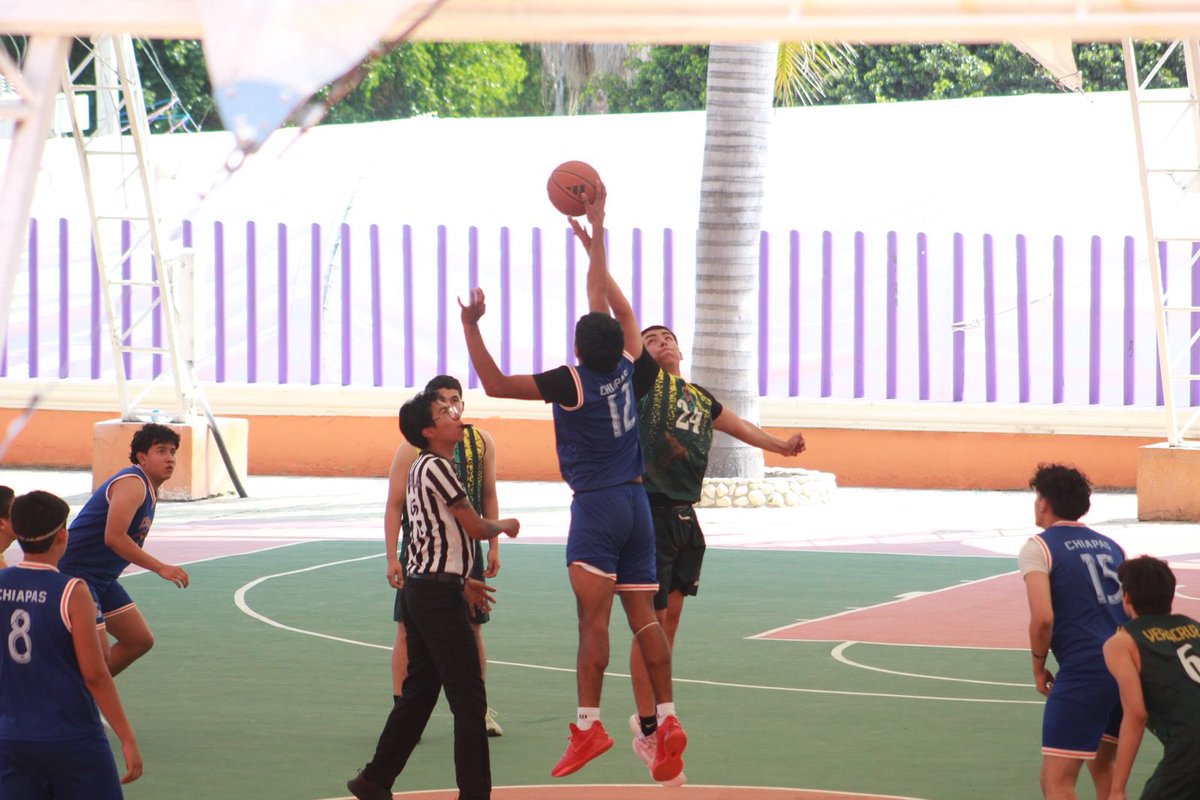 El selectivo varonil de básquetbol ￼del 
IDSDM, se enfrenta esta tarde contra Oaxaca por el tercer lugar nacional en la Espartaqueada Deportiva Nacional.

¡Muchas felicidades por su excelente desempeño en estas justas! ¡Sigamos avanzando en la masificación del deporte!