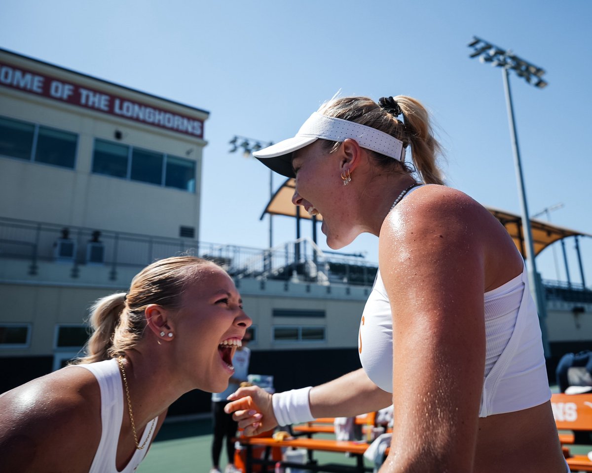 six straight dubs 🔥

#HookEm