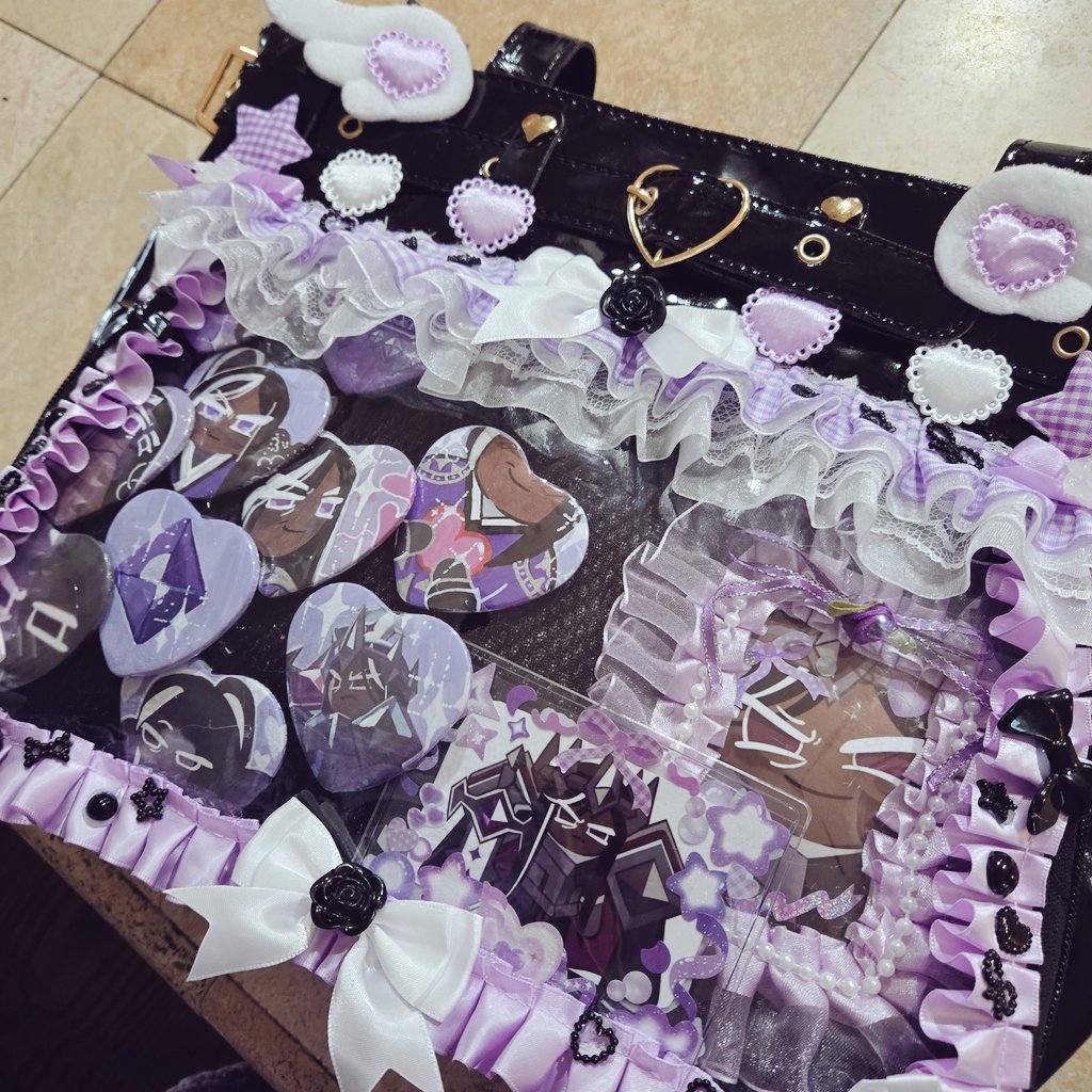 Raelynn | 🦇 tweet media