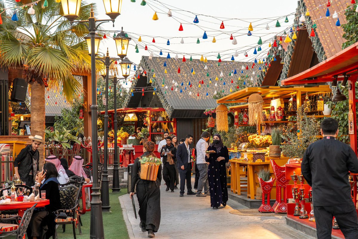 عـيشها tweet media