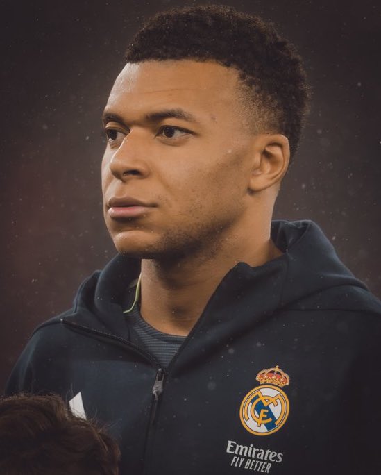 ᴍᴀɴᴜ. tweet media