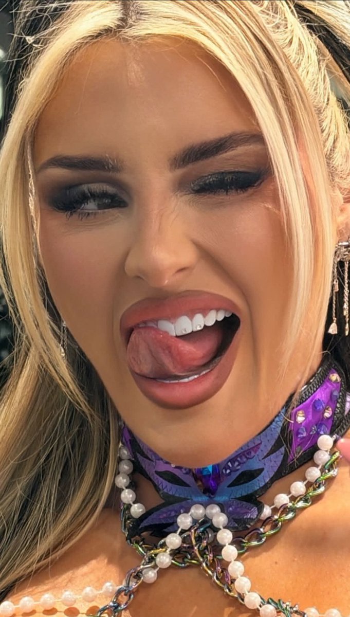 ♕тιƒƒүѕ_υиινєяѕє♕ tweet media