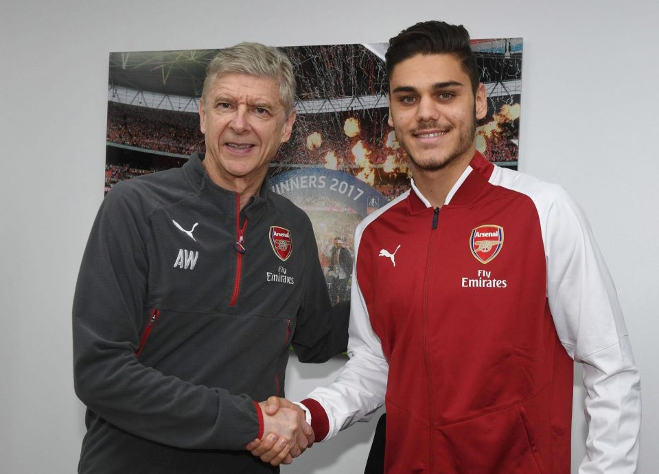 10akhil's tweet photo. Arsene Wenger, he has done it again! 😂 https://t.co/OBDb1oovsC