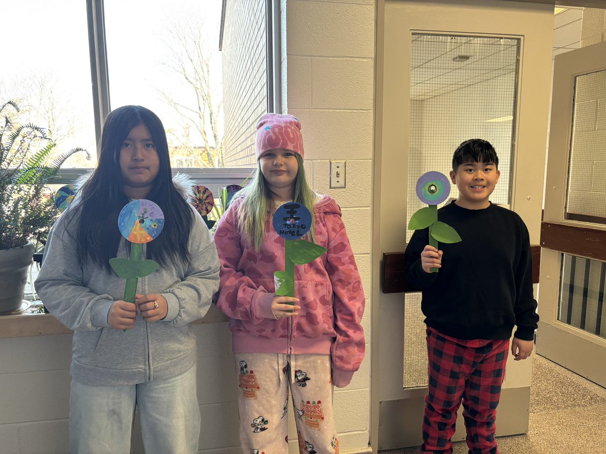 Mr. Cook tweet media