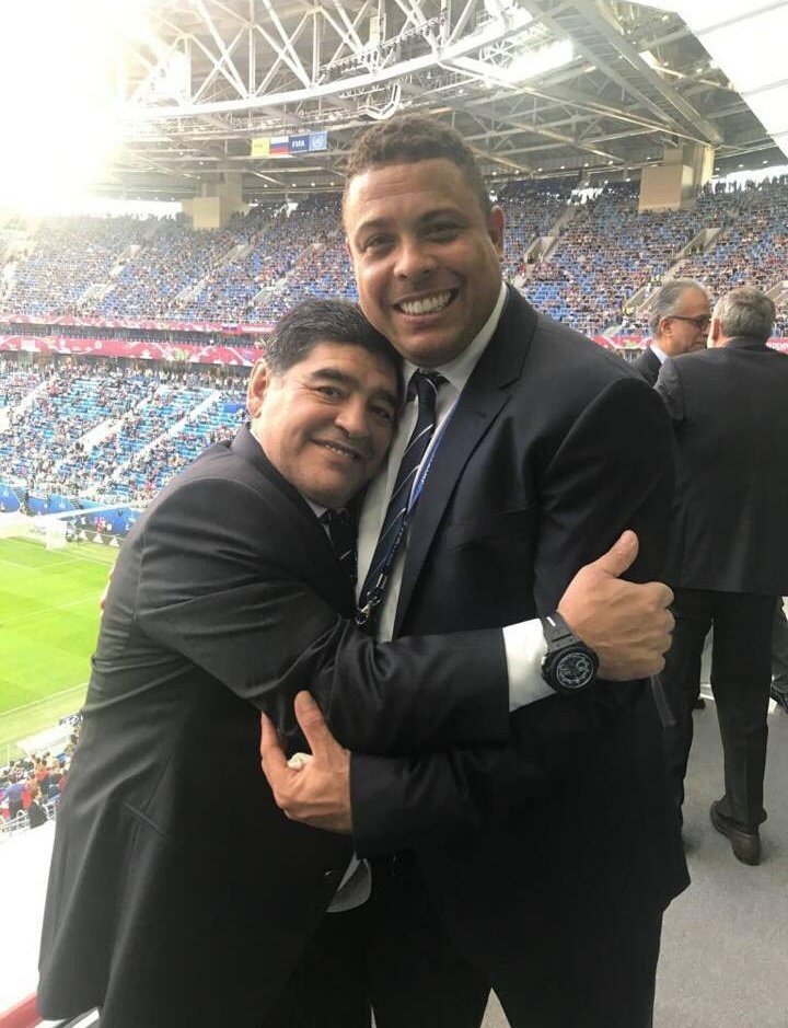 Maradona Pics Bot tweet media