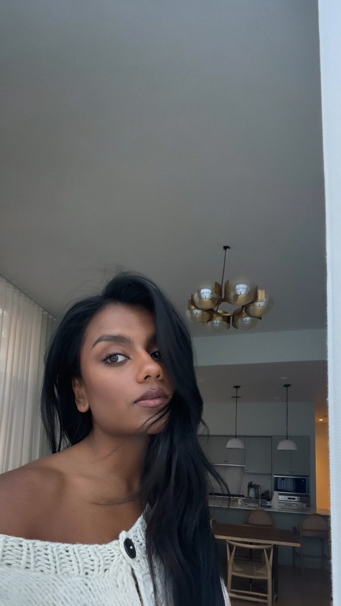 📸 | Simone Ashley on Instagram Story (March 14)