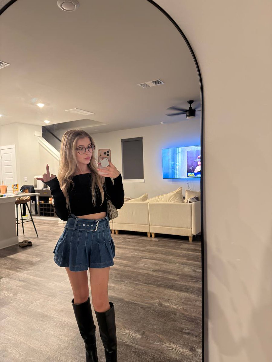 Goddess Novaa tweet media