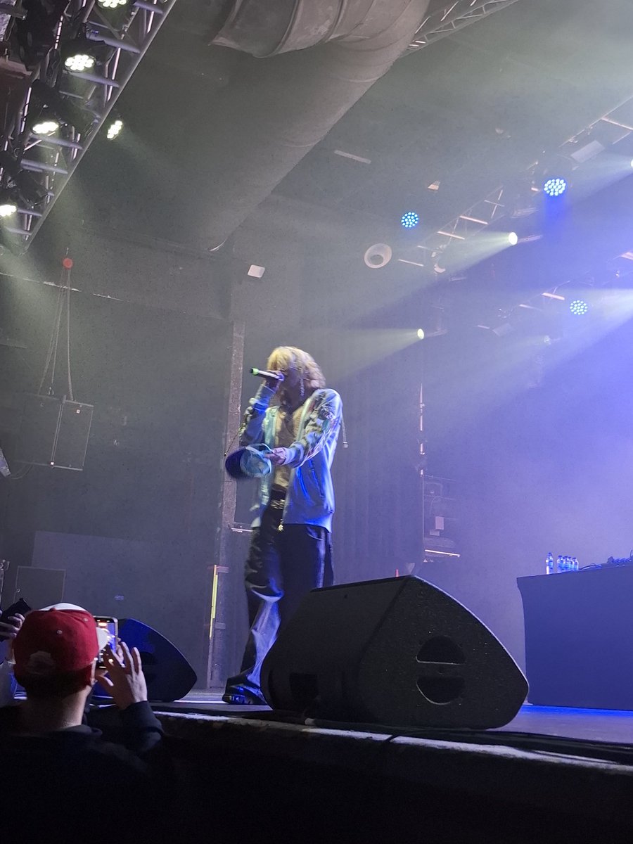 isanflwr tweet media