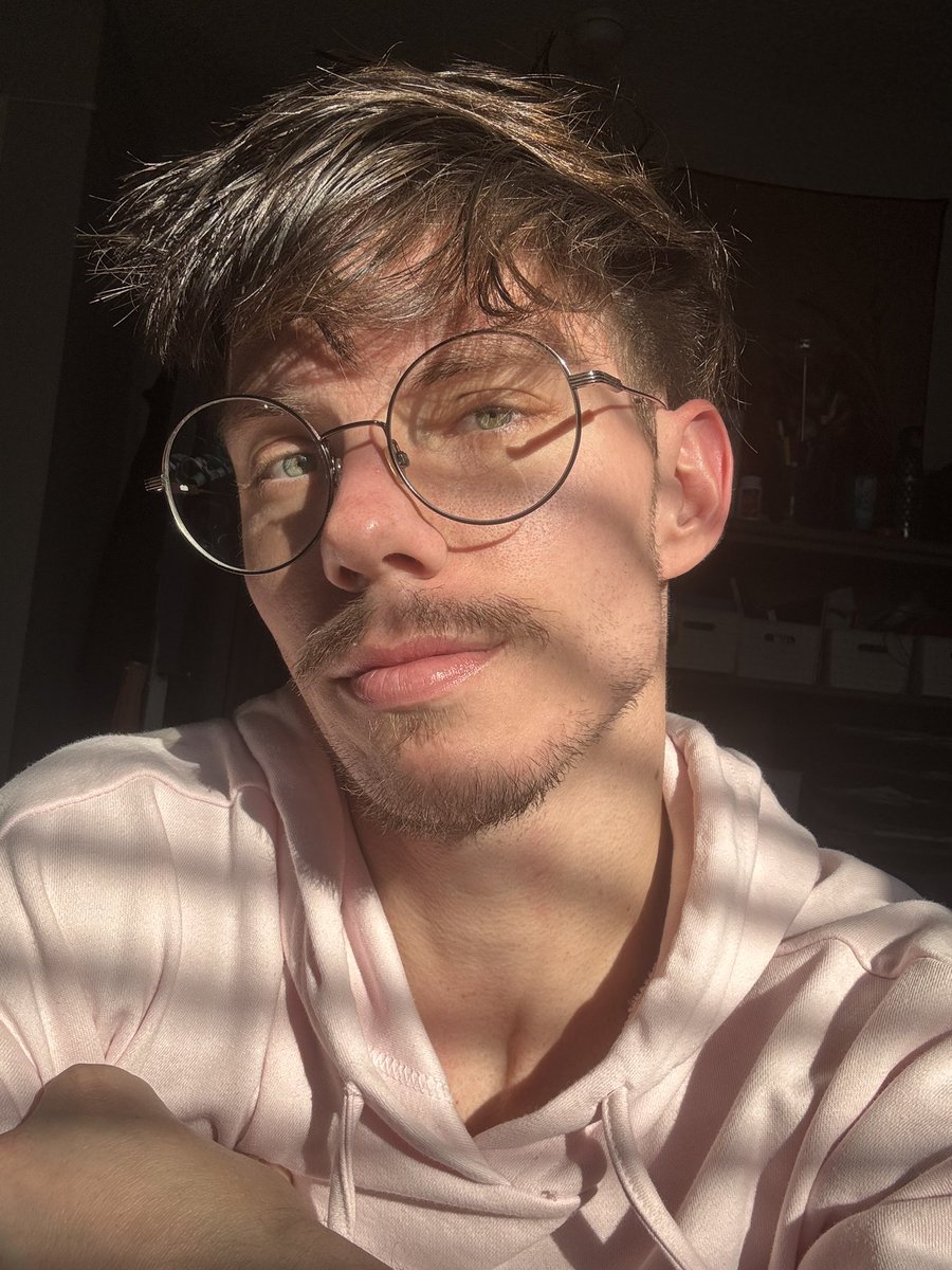 ᶜᴴᵉᴱ ᶜʰᴱᵉ tweet media