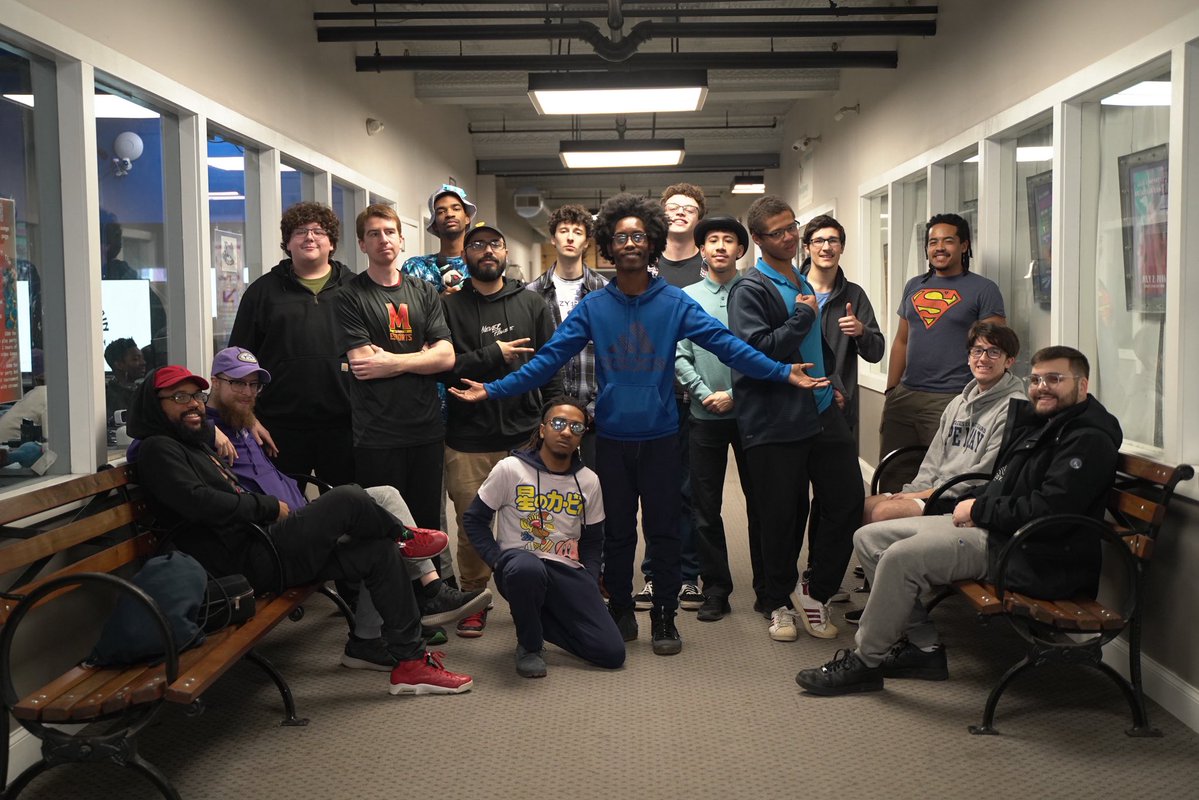 GameQ Lounge tweet media