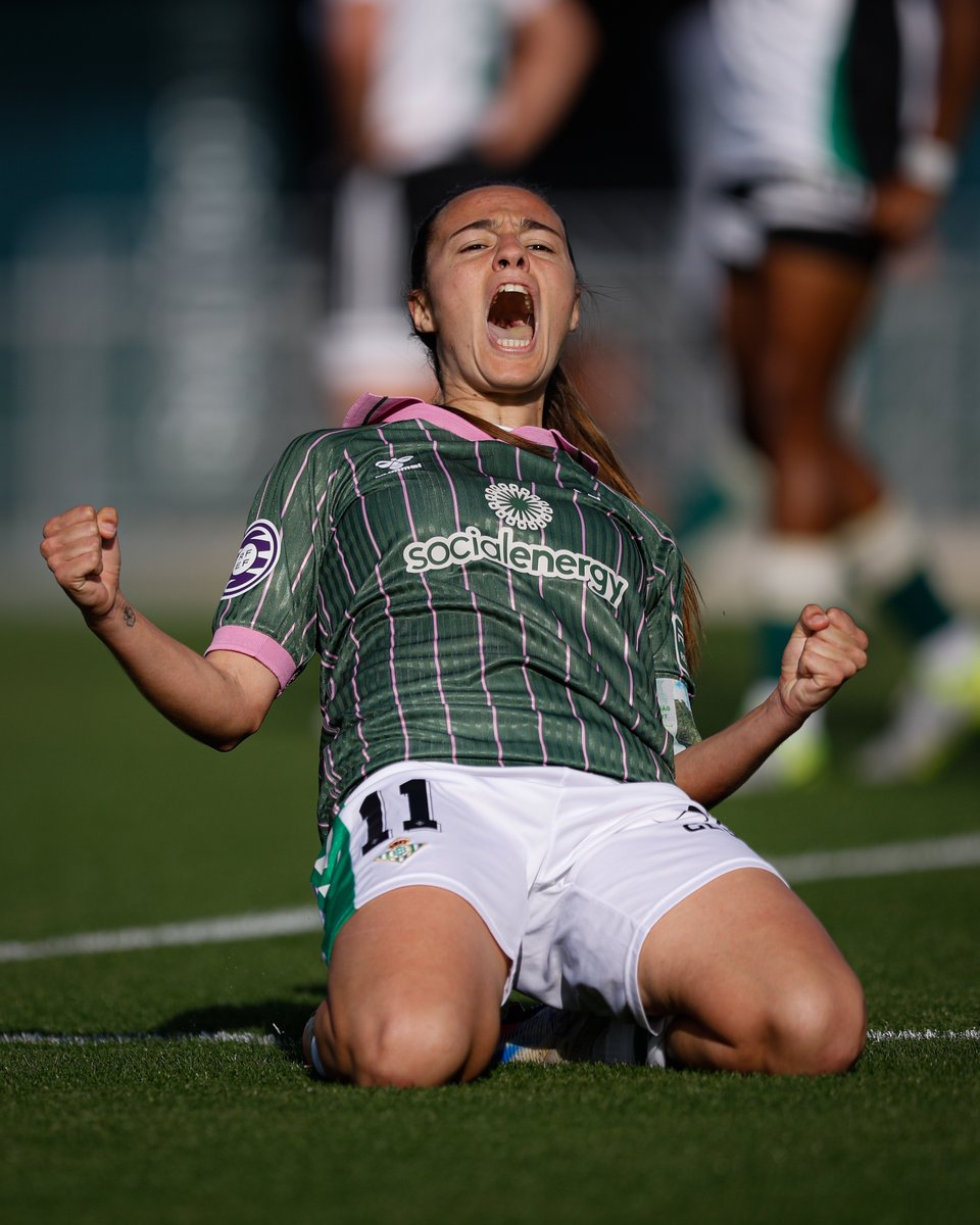 【M】arcaste el camino de la victoria.
【A】lentaste a todas tus compañeras.
【R】ugiste en el gol.
【Í】mpetu en la adversidad.
【A】lma de capitana.