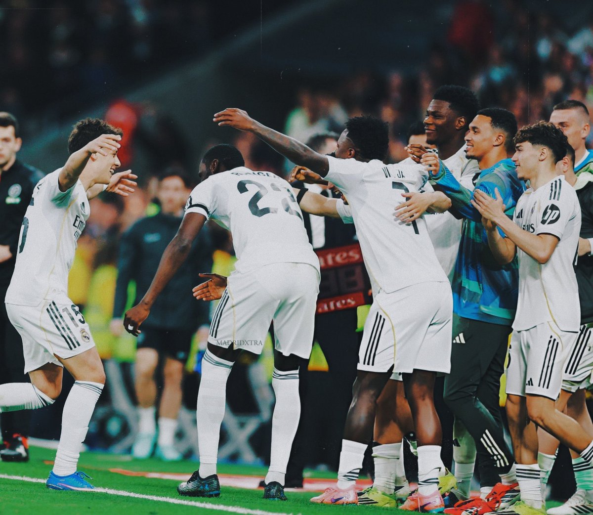 theMadridZone's tweet photo. Team celebrating Arda’s insane goal. 😭🤍 https://t.co/WuaS2basc7