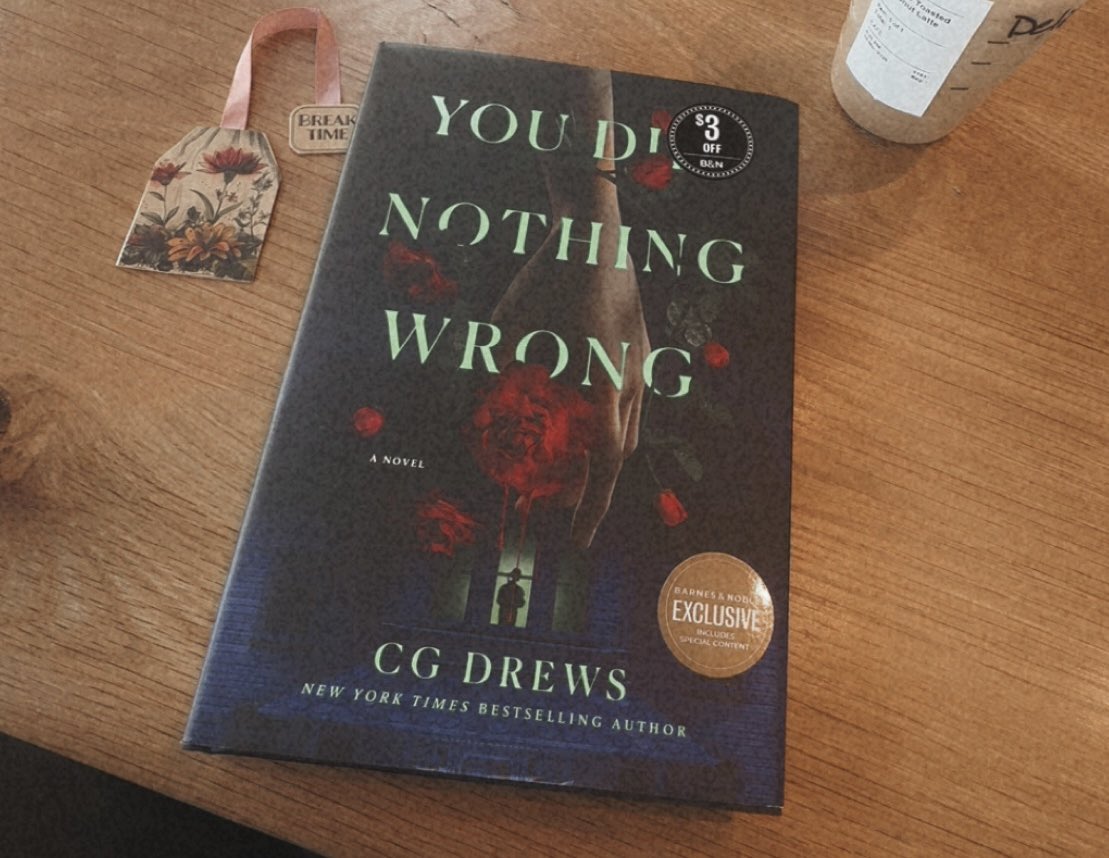 mally | lists & lit 🕯️🕰️ tweet media