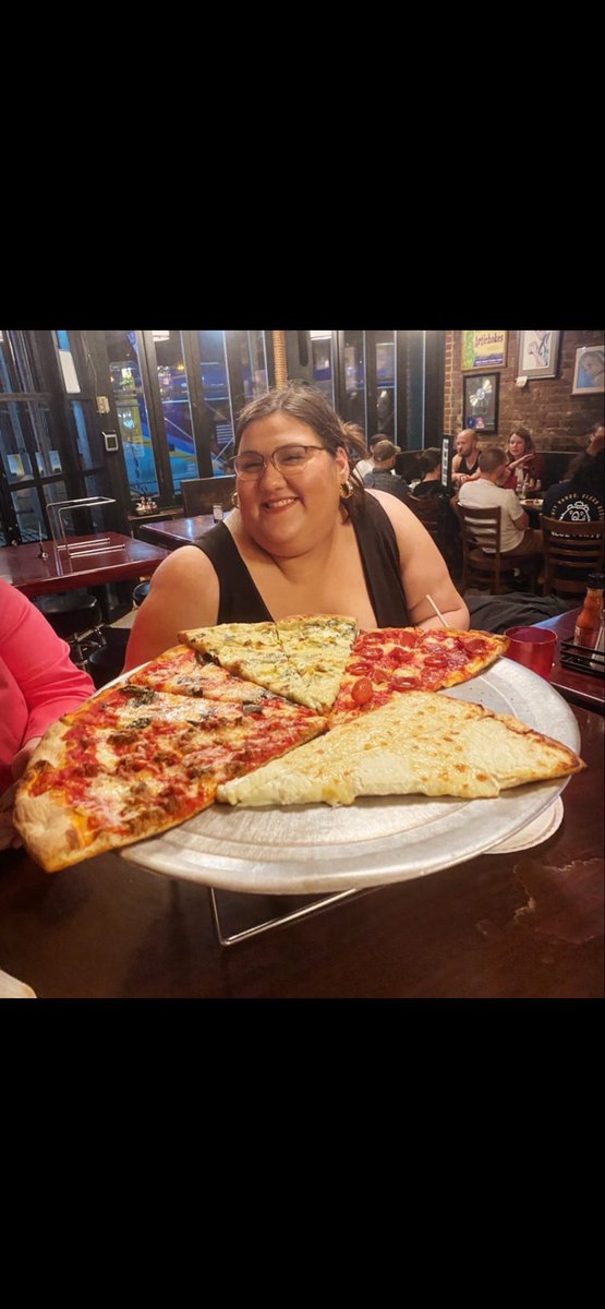 Olivia Krolczyk ✞ tweet media