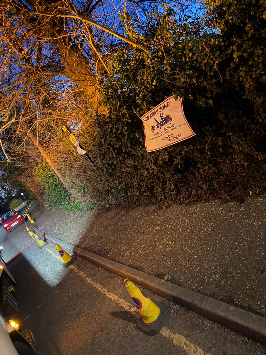 NorfolkRecovery's tweet photo. Our race prep is done. Signs up , cones out.
Remember that tow away zones are in place on Whitlingham Lane tomorrow for the Trowse 10k.

Please follow parking areas that have been provided and have a safe fun race.
#norwich #trowse10k #run https://t.co/D6vLQdCBH8