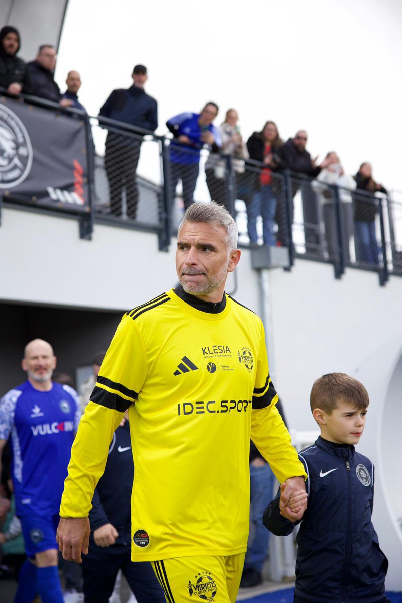 Variétés C.F. tweet media