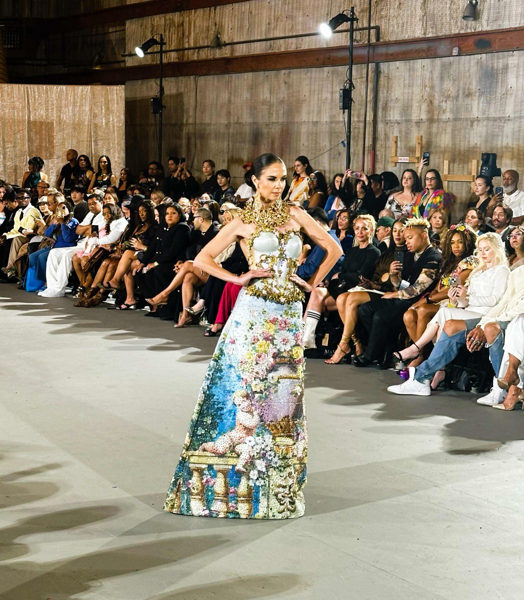 Fab5Lifestyle's tweet image. The Bureau Fashion Week LAFW Couture Collection Signature Night: A High-Energy Los Angeles Runway Experience: fabfivelifestyle.com/the-bureau-fas… #news #LAFW #designers #fashionrunway