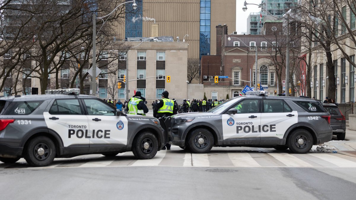 Toronto Police tweet media