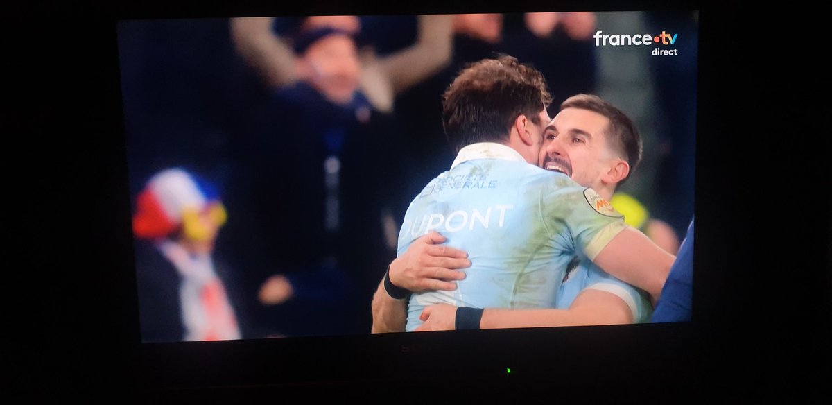 ph_dejardin's tweet photo. #Rugby Intenable fin de match pour ce dernier match #SixNations  
Heureusement que nous avons #ThomasRamos comme buteur pr battre Angleterre de 2 pts et coiffer Irlande cc @DouetAnneLaure
Via @francetvsport https://t.co/9U9NHQy75R