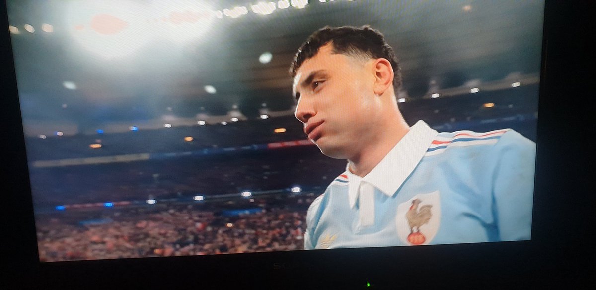 ph_dejardin's tweet photo. #Rugby Intenable fin de match pour ce dernier match #SixNations  
Heureusement que nous avons #ThomasRamos comme buteur pr battre Angleterre de 2 pts et coiffer Irlande cc @DouetAnneLaure
Via @francetvsport https://t.co/9U9NHQy75R