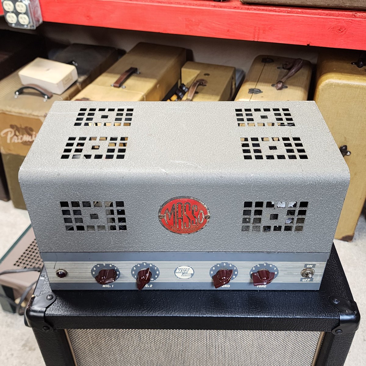 TomsAmpsDetroit's tweet photo. 1947 #Masco MA-25 PA. 2 6L6, chassis clearly multi-use. Nice cleans, big gnarly.
https://t.co/HQ6uV8HlRl, Royal Oak MI 248-808-2951
Players welcome. https://t.co/0cQmcjgfTS