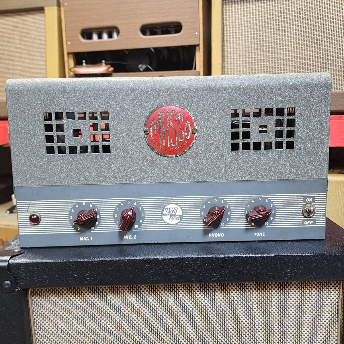 TomsAmpsDetroit's tweet photo. 1947 #Masco MA-25 PA. 2 6L6, chassis clearly multi-use. Nice cleans, big gnarly.
https://t.co/HQ6uV8HlRl, Royal Oak MI 248-808-2951
Players welcome. https://t.co/0cQmcjgfTS