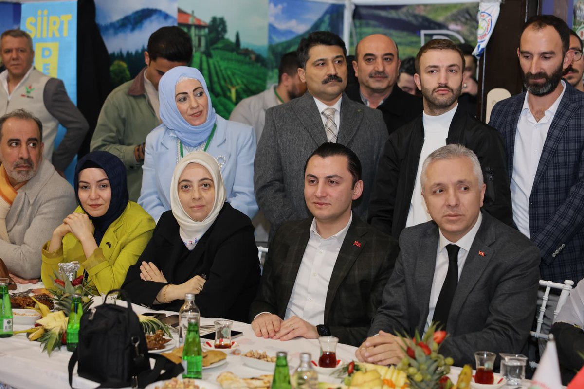 alicanerdogann's tweet photo. 📍Dörtyol Meydan Anadolu Sokağı
📍Siirt

Esenlerimizde; Ramazan ayının 24. Gününde Anadolu Sokağı Siirt standımızda vatandaşlarımızla birlikte Ramazan-ı Şerifi idrak ediyoruz

Esenlerimizde; sokak sokak, karış karış vatandaşlarımızla bir aradayız. https://t.co/50TQCnoXWx