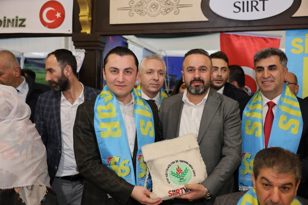 alicanerdogann's tweet photo. 📍Dörtyol Meydan Anadolu Sokağı
📍Siirt

Esenlerimizde; Ramazan ayının 24. Gününde Anadolu Sokağı Siirt standımızda vatandaşlarımızla birlikte Ramazan-ı Şerifi idrak ediyoruz

Esenlerimizde; sokak sokak, karış karış vatandaşlarımızla bir aradayız. https://t.co/50TQCnoXWx